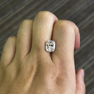 ซื้อ 3.01ct VS2 G Lab Grown Diamond Cushion Cut สําหรับการทําเครื่องประดับ online manufacture