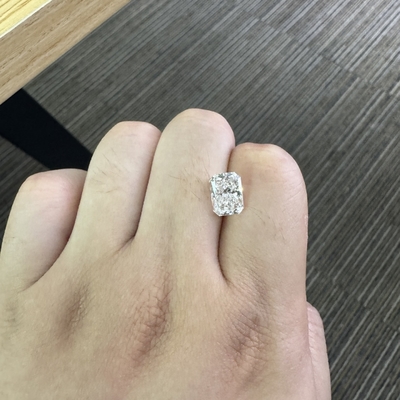 ซื้อ 3 คาราต์ Radiant Cut Lab Diamond VS2 G รับรองจาก IGI online manufacture