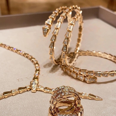 ซื้อ 18k เนื้อทองคําแท้ สัญมงู สร้อยข้อมือเพชรธรรมชาติ online manufacture