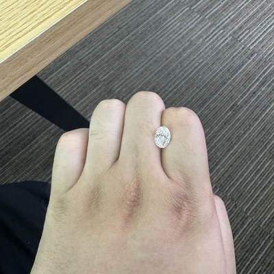 2.09ct ราคาถูก เพชรที่เพาะขึ้นมาในห้องปฏิบัติการ VS1 ความชัดเจน E สี รูปทรงโอวาล
